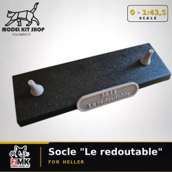 Socle pour la maquette "Le redoutable" Heller