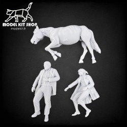 1:35 - Civilians and horse dead - Exodus 1940