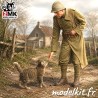 1:35 - Soldato francese che accarezza un gatto 1939-40