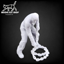 0 (1: 43.5) - Worker with a chain