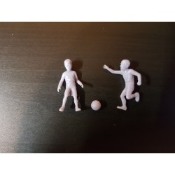 1:35 - WW2 Kinder spielen mit einem Ball