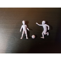 1:24 Serie - WW2 Children playing with a ball