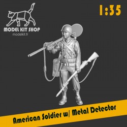 1:35 - WW2 American soldier with metal detector
