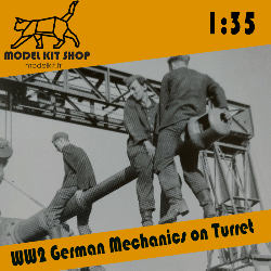 1:35 - WW2 German mechanics on a tank turret