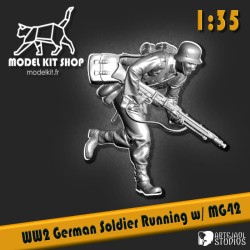 1:35 - WW2 German soldier running with an MG42