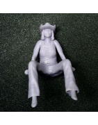 1:24 - Mujer americana sentada