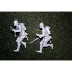 1:35 - WW1 German soldiers running