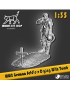 1:35 Serie - soldado alemán llorando delante de un entierro WW2