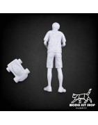 1:24 - Bambino che gioca con una macchina di controllo remoto