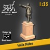 1:35 - Lenin-Statue