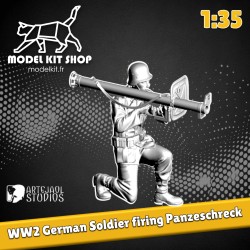 1:35 - WW2 Deutscher Soldat schießt mit einem Panzerschreck 1