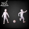 1:35 - WW2 Niños jugando con una pelota