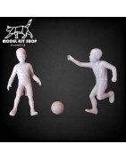 1:35 - WW2 Niños jugando con una pelota