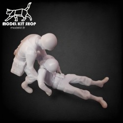 1:48 – WW2 Verwundeter amerikanischer Soldat und Sanitäter