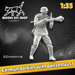 1:35 - WW2 soldado alemán disparo en Panzerfaust