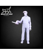 1:35 - Mechanic with oil burette