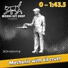 0 (1:43.5) - Mechanic with oil burette