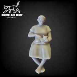 0 (1:43.5) - Woman with a cat