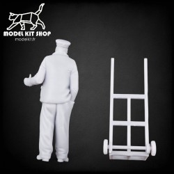 0 (1:43.5) - Worker with Hand dolly