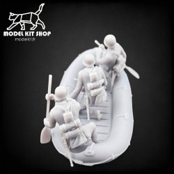 1:35 - WW2 German soldiers On an inflatable vessel
