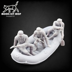 1:35 - WW2 German soldiers On an inflatable vessel
