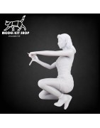 1:24 - Femme travaillant sur une voiture - Modelkit.fr