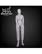 1:24 - Femme s'appuyant sur une voiture - Modelkit.fr