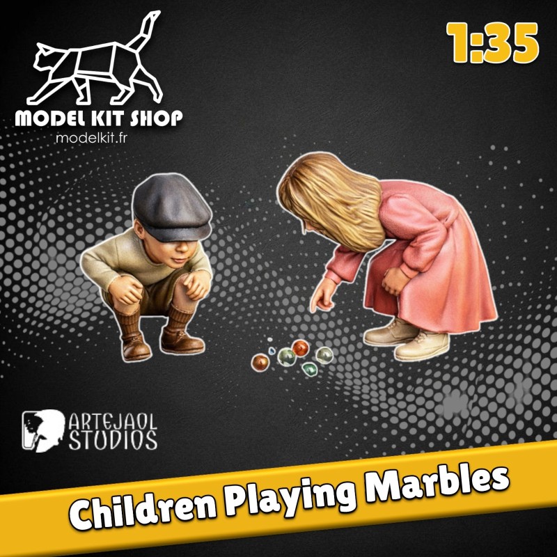1:35 - Niños jugando bolas