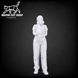 1:24 - Automotive Painter - Woman