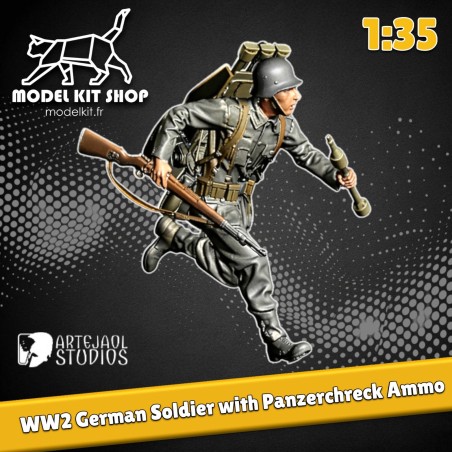 1:35 - WW2 Deutscher Soldat läuft mit einem Panzerschreck 2